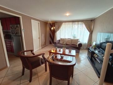 Se vende casa 2 pisos regularizada. Metro Laguna Sur