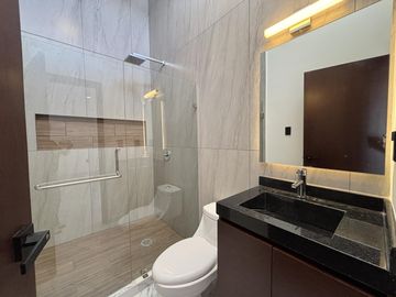 PUNTO LOMAS, Casa en VENTA de una planta, con jardin y 2 recamaras