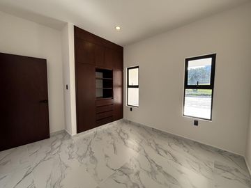 PUNTO LOMAS, Casa en VENTA de una planta, con jardin y 2 recamaras