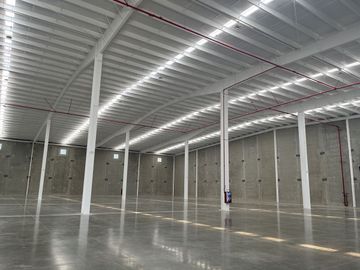 En renta! Nave Industrial! a estrenar