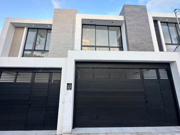 VENTA DE 2 CASAS A UNAS CUADRAS DE EJÉRCITO MEXICANO