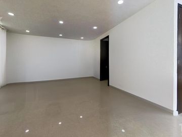 Se vende o renta casa en Lomas Contry Club con doble filtro de seguridad