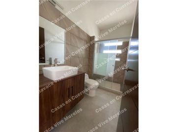 EN VENTA CASA NUEVA EN RESIDENCIAL A 5 MIN DE SUR DE CUERNA