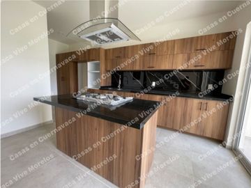 EN VENTA CASA NUEVA EN RESIDENCIAL A 5 MIN DE SUR DE CUERNA