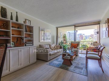 ¡Tu nuevo hogar en Las Condes te espera!   Vive en un sector residencial, cercano Metro Manquehue.