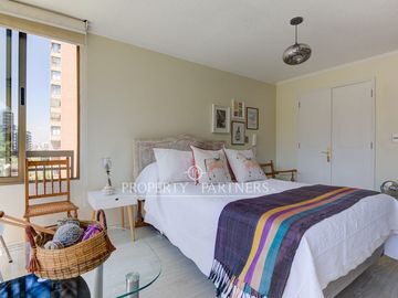 ¡Tu nuevo hogar en Las Condes te espera!   Vive en un sector residencial, cercano Metro Manquehue.
