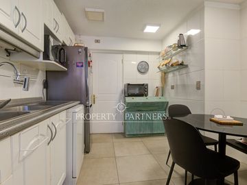 ¡Tu nuevo hogar en Las Condes te espera!   Vive en un sector residencial, cercano Metro Manquehue.