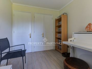 ¡Tu nuevo hogar en Las Condes te espera!   Vive en un sector residencial, cercano Metro Manquehue.