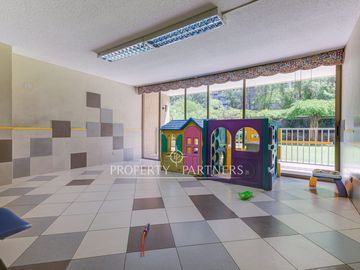 ¡Tu nuevo hogar en Las Condes te espera!   Vive en un sector residencial, cercano Metro Manquehue.