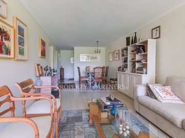 ¡Tu nuevo hogar en Las Condes te espera!   Vive en un sector residencial, cercano Metro Manquehue.