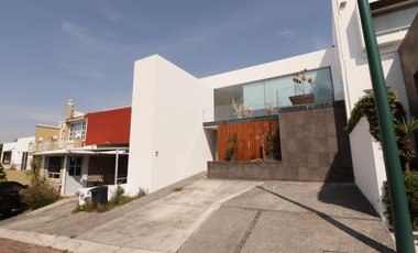 CASA EN VENTA EN MORELIA, FRACC. EL MONASTERIO.