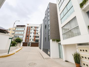Hermoso Departamento Flat En Venta En Urb Alpamayo, límite con La Molina