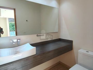 Departamento En Venta / Renta de 3 Recámaras en Colonia Jardín, San Luis Potosí