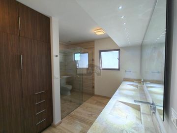 Departamento En Venta / Renta de 3 Recámaras en Colonia Jardín, San Luis Potosí