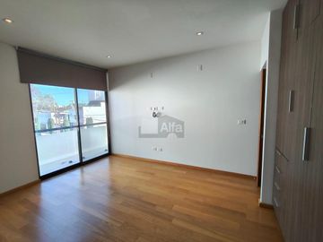 Departamento En Venta / Renta de 3 Recámaras en Colonia Jardín, San Luis Potosí
