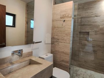 Departamento En Venta / Renta de 3 Recámaras en Colonia Jardín, San Luis Potosí