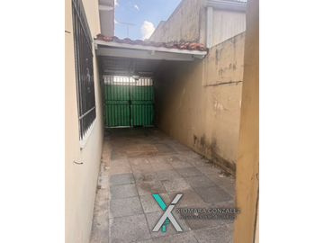 CASA EN VENTA – LUZ, ESPACIO Y EXCELENTE UBICACIÓN