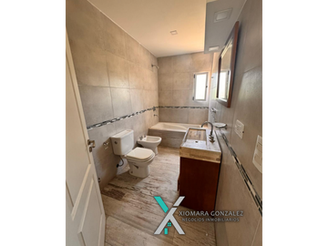 SE VENDE DUPLEX EN BARRIO SARMIENTO