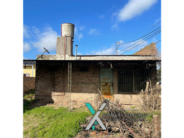 Venta de casa en excelente esquina