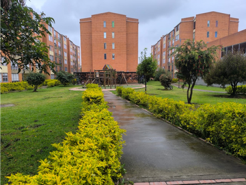 Venta de apartamento en conjunto cerrado en Madrid