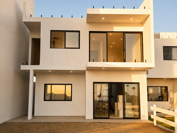 Casa nueva, A UNOS METROS DE LA PLAYA