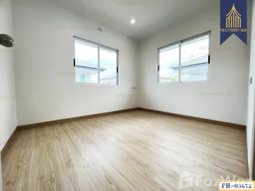 4 Bedroom House for sale in Sam Khok, Pathum Thani