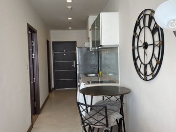 Elegant 1-Bedroom City & Mountain View Condo | -11.63% Below Market Price, Contact Us Now!