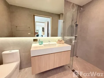 Luxury 2 bed 2 bath Condo for Sale & Rent