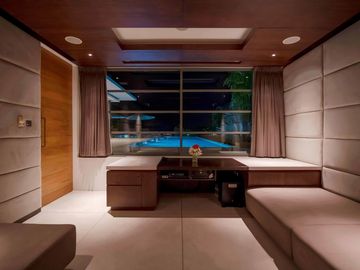 Luxurious Sea View Villa in Prime Location