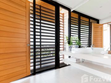 Luxury 3-Storey Villa with Stunning Sea Views in Plai Laem