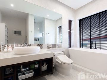 Luxury 3-Storey Villa with Stunning Sea Views in Plai Laem