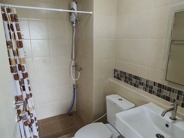 1 Bedroom Condo for sale at Baan Thew Lom