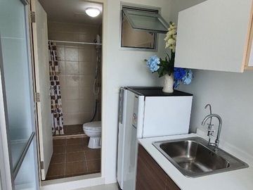 1 Bedroom Condo for sale at Baan Thew Lom