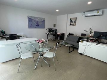 Office for rent at Aurora Pratumnak
