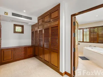7 Bedroom Villa for sale at Nakatani Village