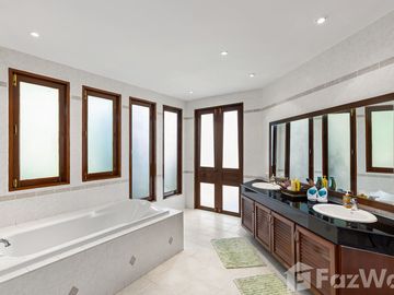7 Bedroom Villa for sale at Nakatani Village