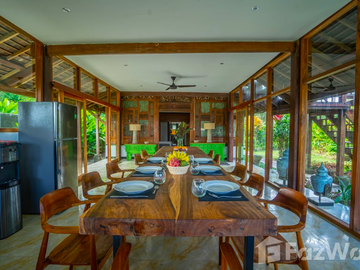 6 Bedroom Villa for sale in Pekutatan, Bali