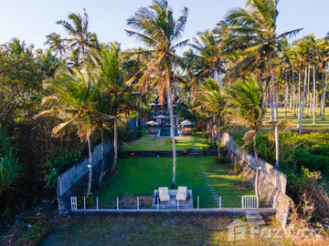 6 Bedroom Villa for sale in Pekutatan, Bali