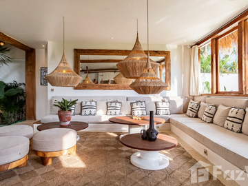 5 Bedroom Villa for sale in Kerobokan, Bali