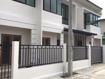 2 Bedroom Townhouse for sale in Bang Khem, Phetchaburi