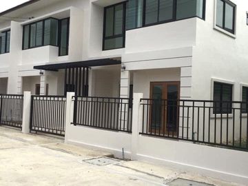 2 Bedroom Townhouse for sale in Bang Khem, Phetchaburi