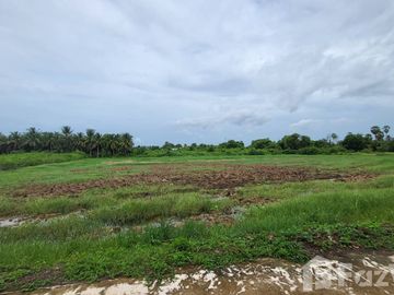 Land for sale in Ban Mo, Phetchaburi
