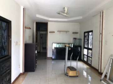 Large detached house, Pruksa Thani Village, wide area, complete functions, ready to move in, good price!