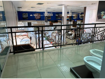 Venta o Alquiler de Local Comercial con 1990m2 en Santa Elena