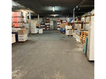 Venta o Alquiler de Local Comercial con 1990m2 en Santa Elena