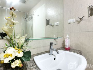 1 Bedroom Condo for rent at The Clover