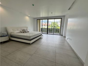 Cumbayá, Departamento de Lujo Renta, 410m2