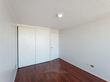 Se vende departamento con terraza. Metro Parque O’Higgins