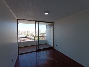 Se vende departamento con terraza. Metro Parque O’Higgins