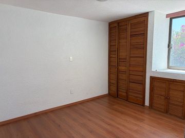 Casa en Venta en Naucalpan, Estado de México – Conjunto Residencial con Terraza